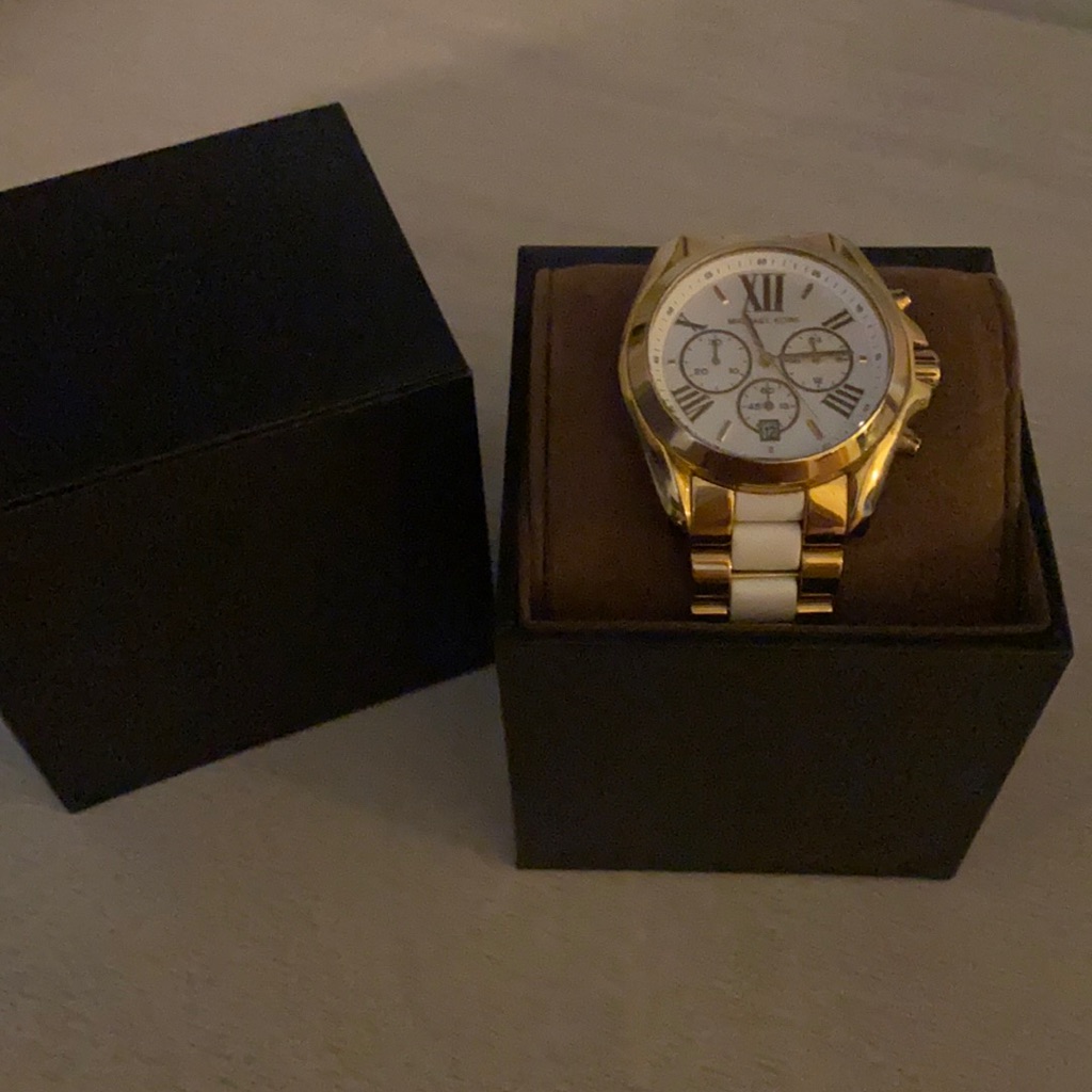 Micheal Kors Watch Great Condition Comes W/ Link